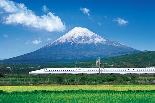 富士山を望む東海道新幹線 ー 鉄道の旅 エポック社